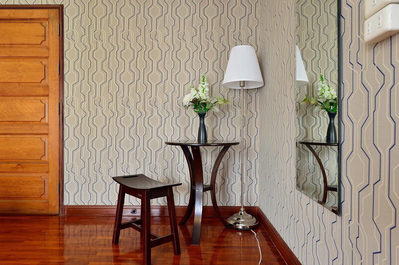 Lost And Found Bed And Breakfast Bangkok Bagian luar foto