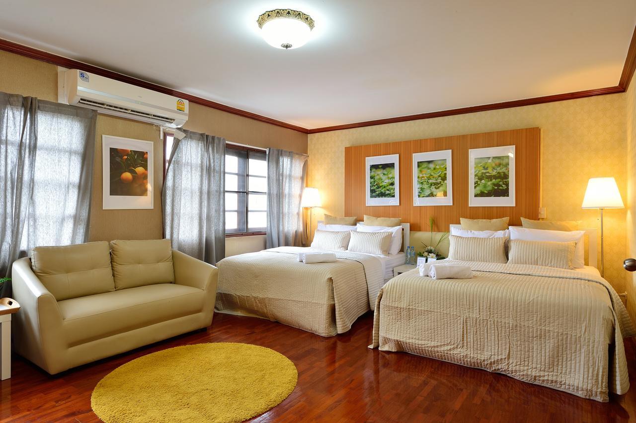 Lost And Found Bed And Breakfast Bangkok Bagian luar foto