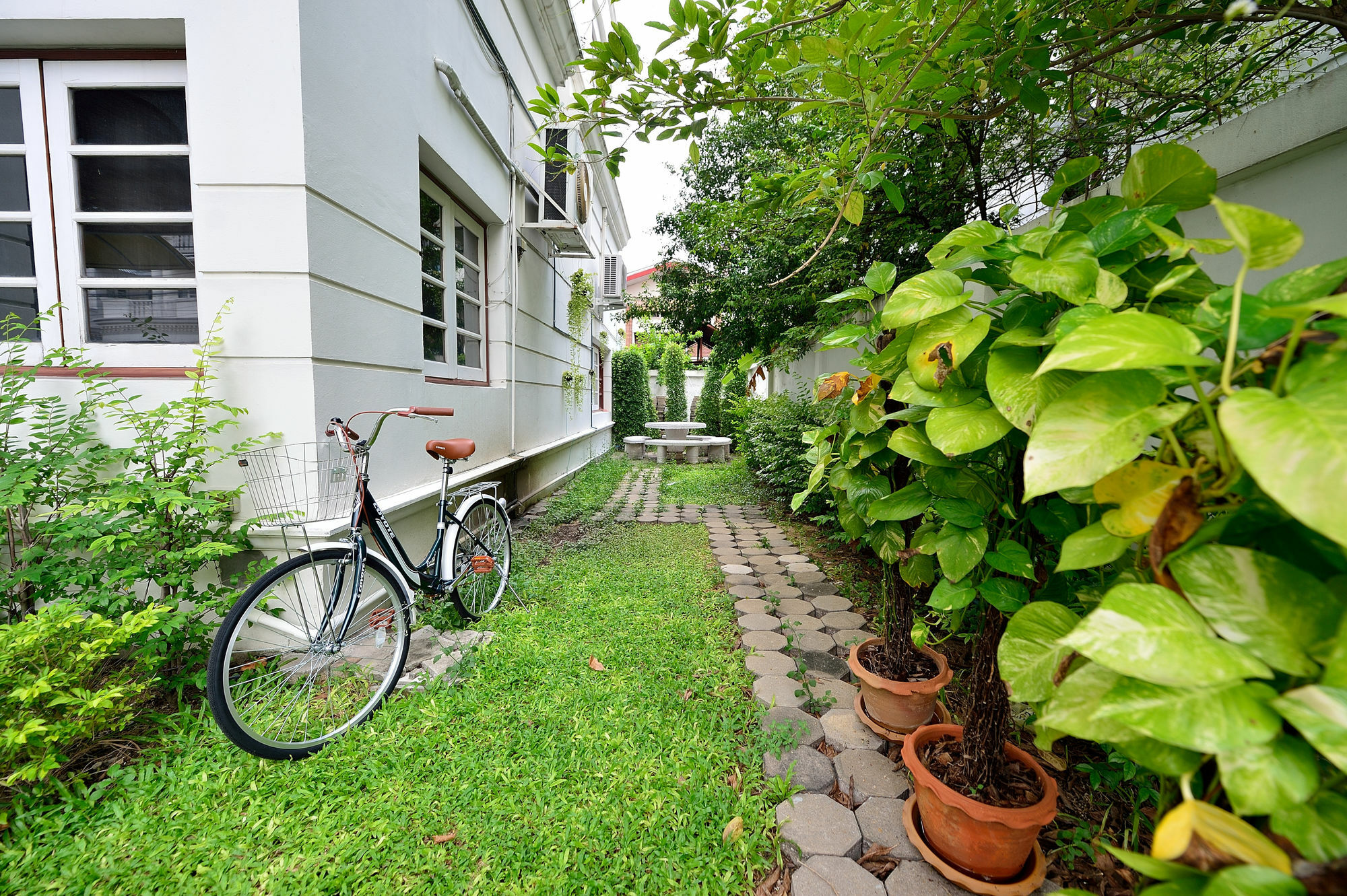 Lost And Found Bed And Breakfast Bangkok Bagian luar foto