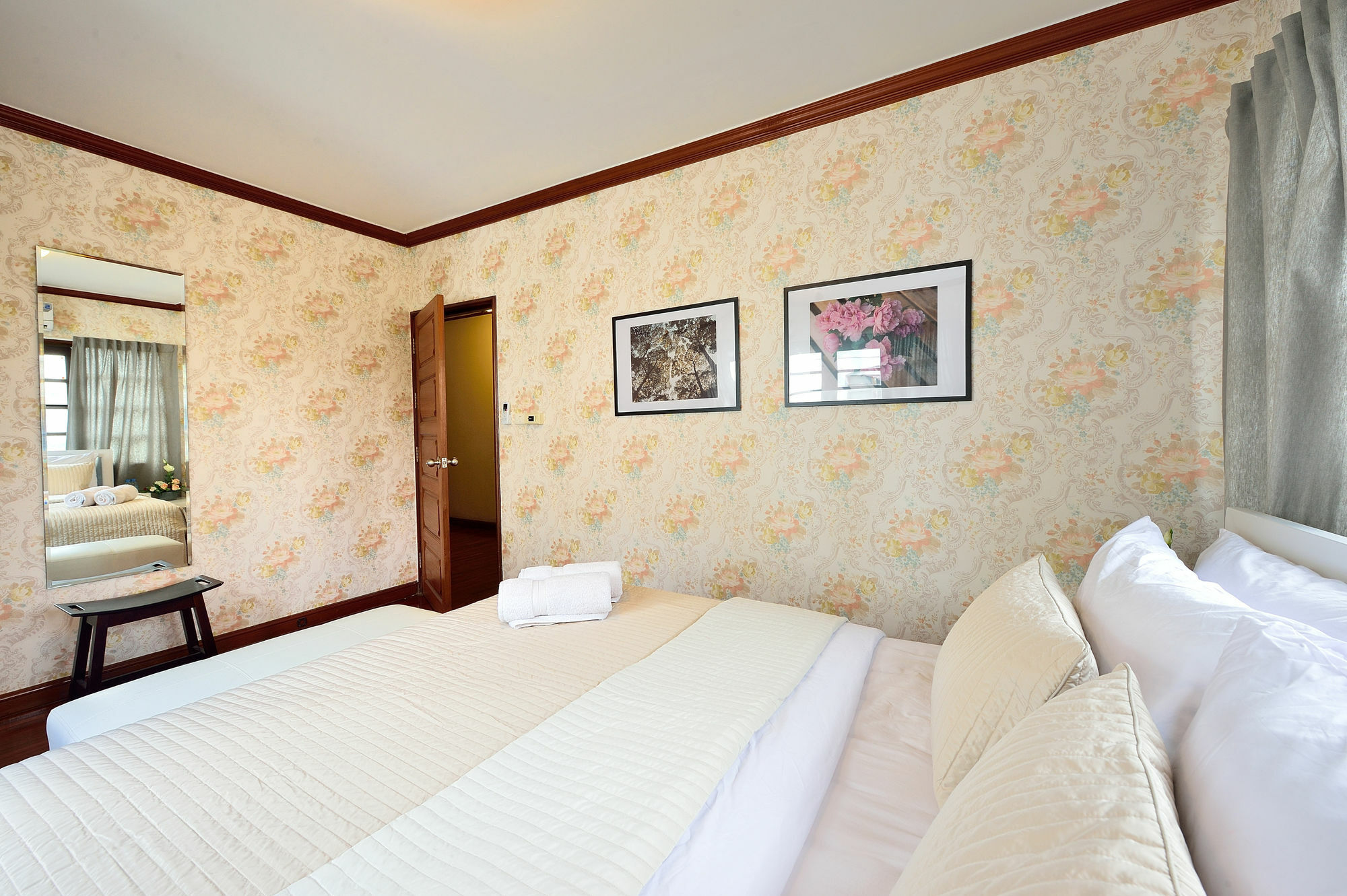 Lost And Found Bed And Breakfast Bangkok Bagian luar foto