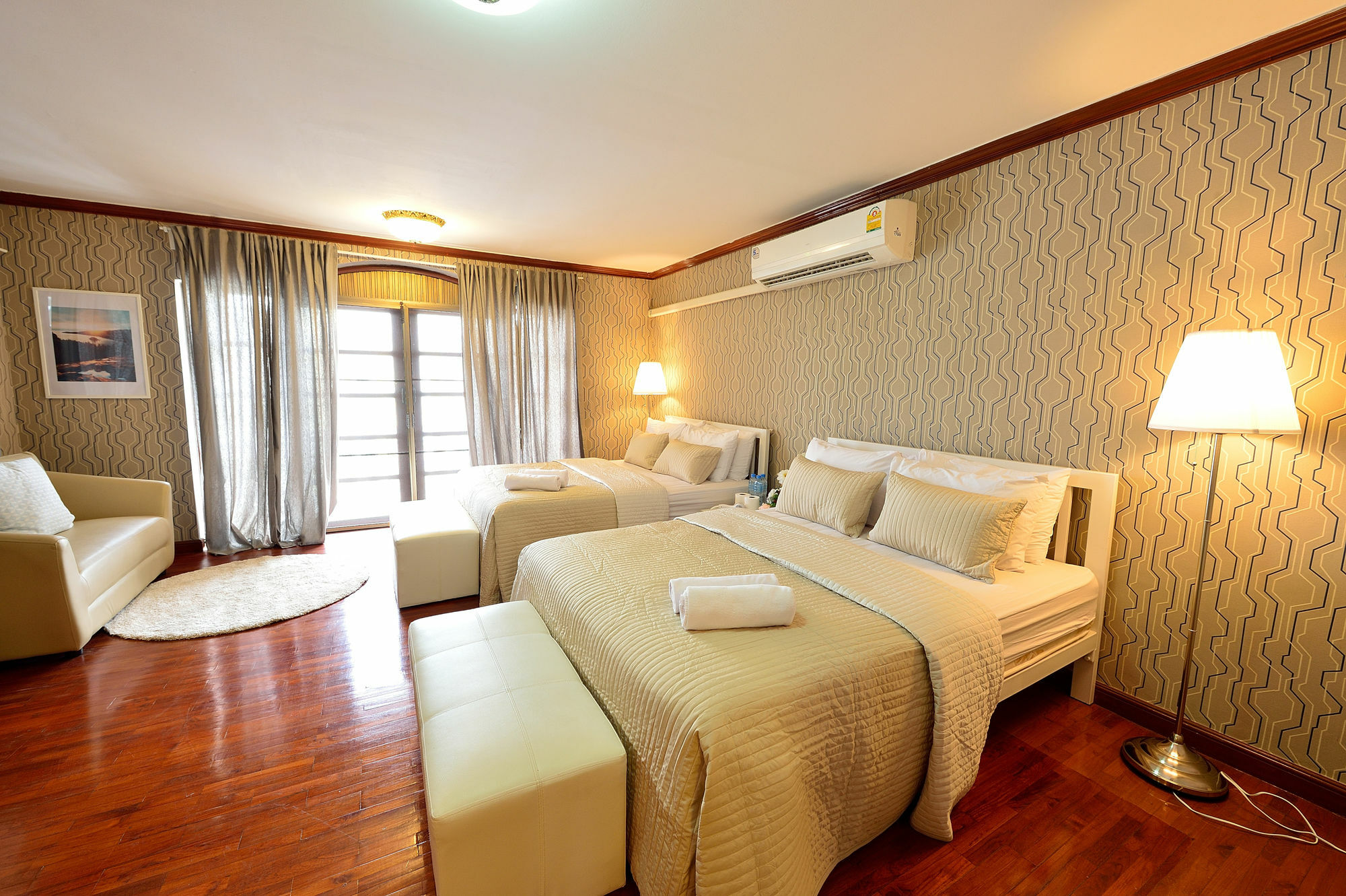 Lost And Found Bed And Breakfast Bangkok Bagian luar foto