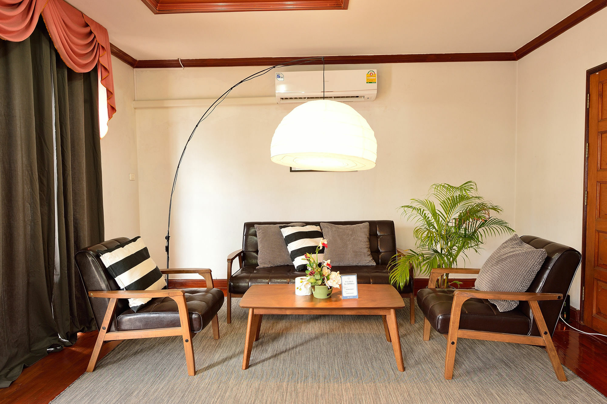 Lost And Found Bed And Breakfast Bangkok Bagian luar foto