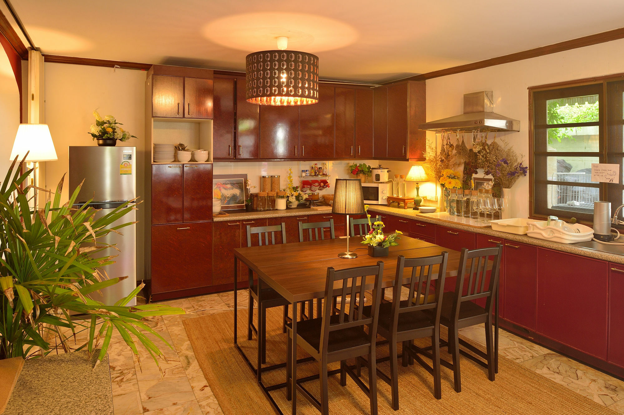 Lost And Found Bed And Breakfast Bangkok Bagian luar foto
